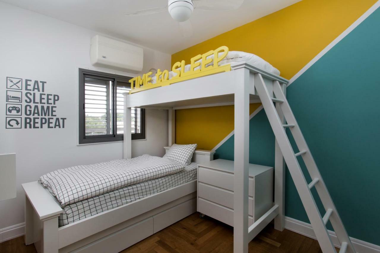 Colorful Bnb Apartment Haifa Exterior photo